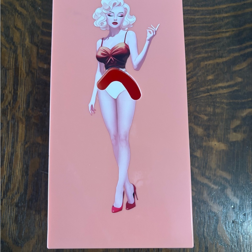 Pin up tissue box holder